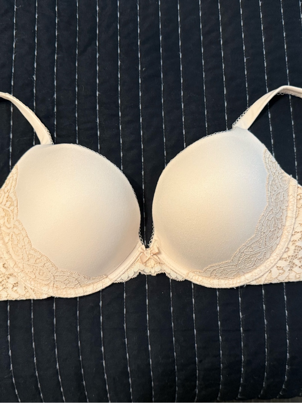 Victoria's Secret Light Nude Lace-Trim Push-Up Bra 32DDD - Picture 4 of 4